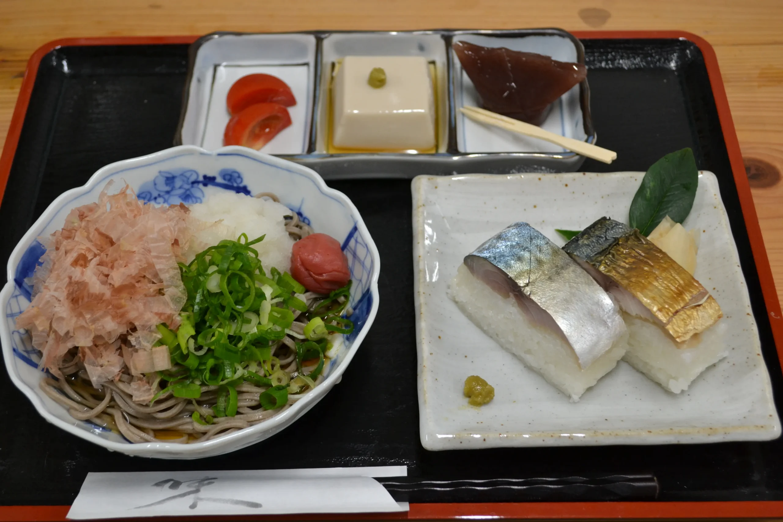 葛と鯖寿しの店　まる志んの写真