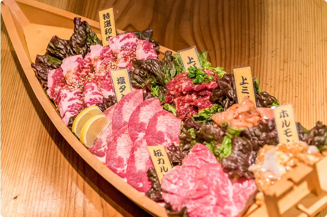 炭火焼肉モーモー亭
